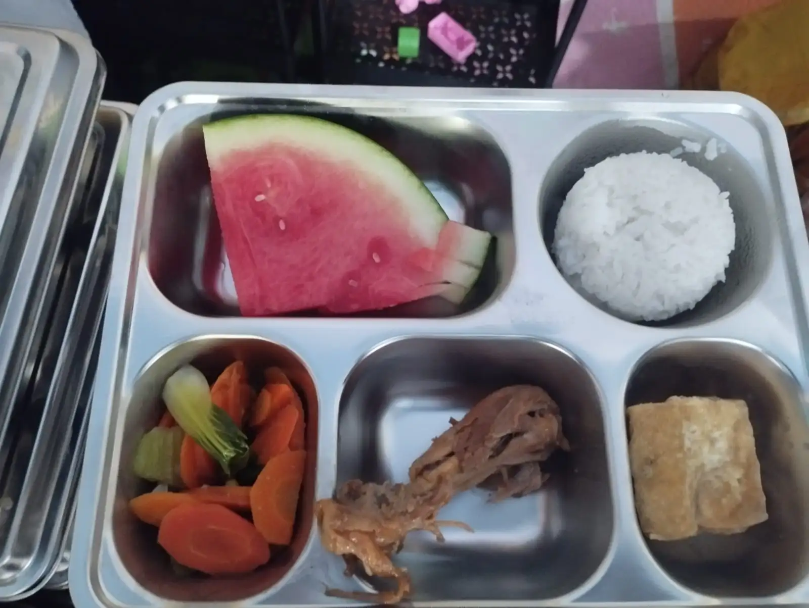 Penyaluran Makanan Sehat Bergizi untuk 1.168 Siswa/i di Langowan Timur Berjalan Lancar